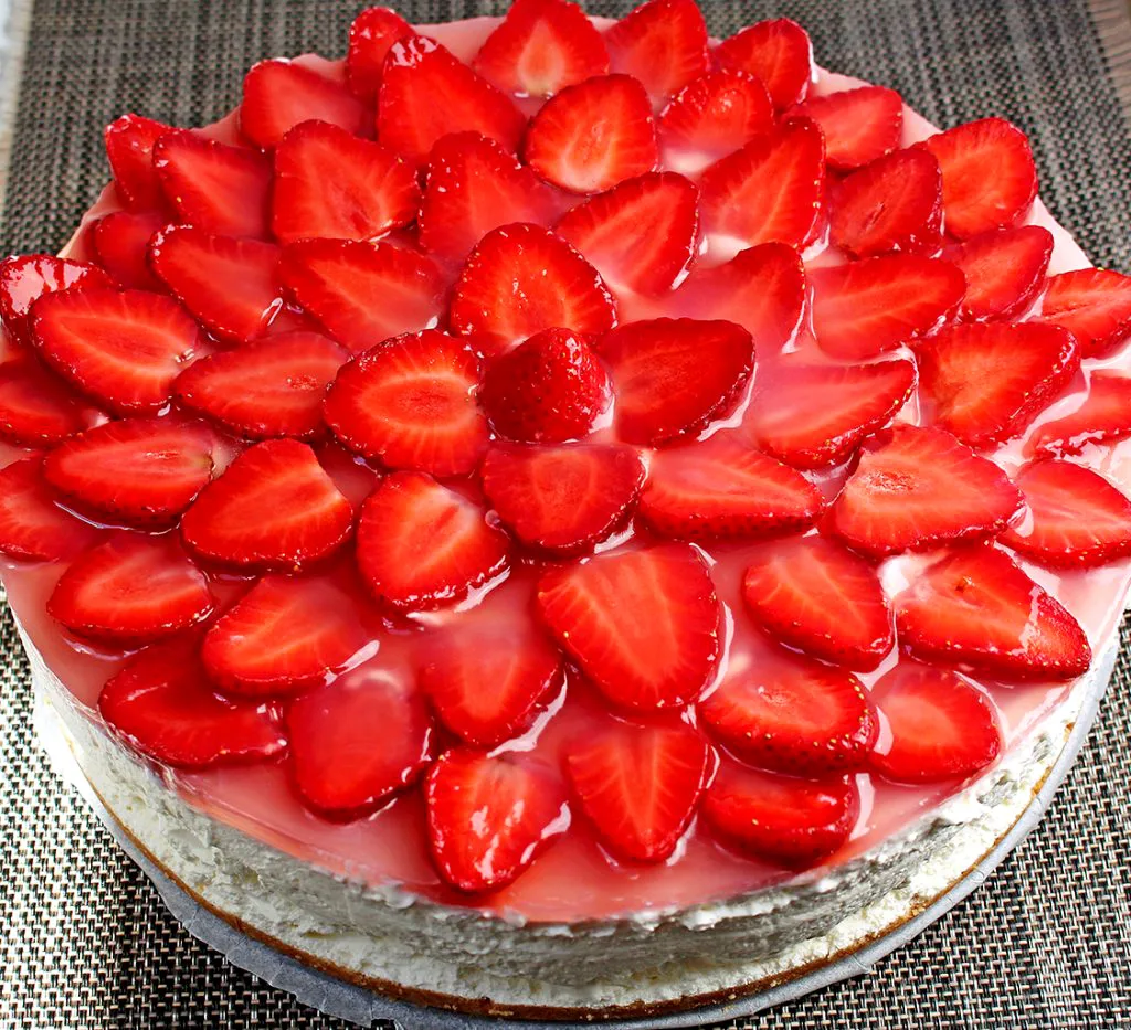 No Bake Strawberry Cheesecake