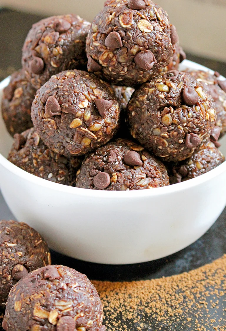 IMG_825111 No Bake Chocolate Energy Balls