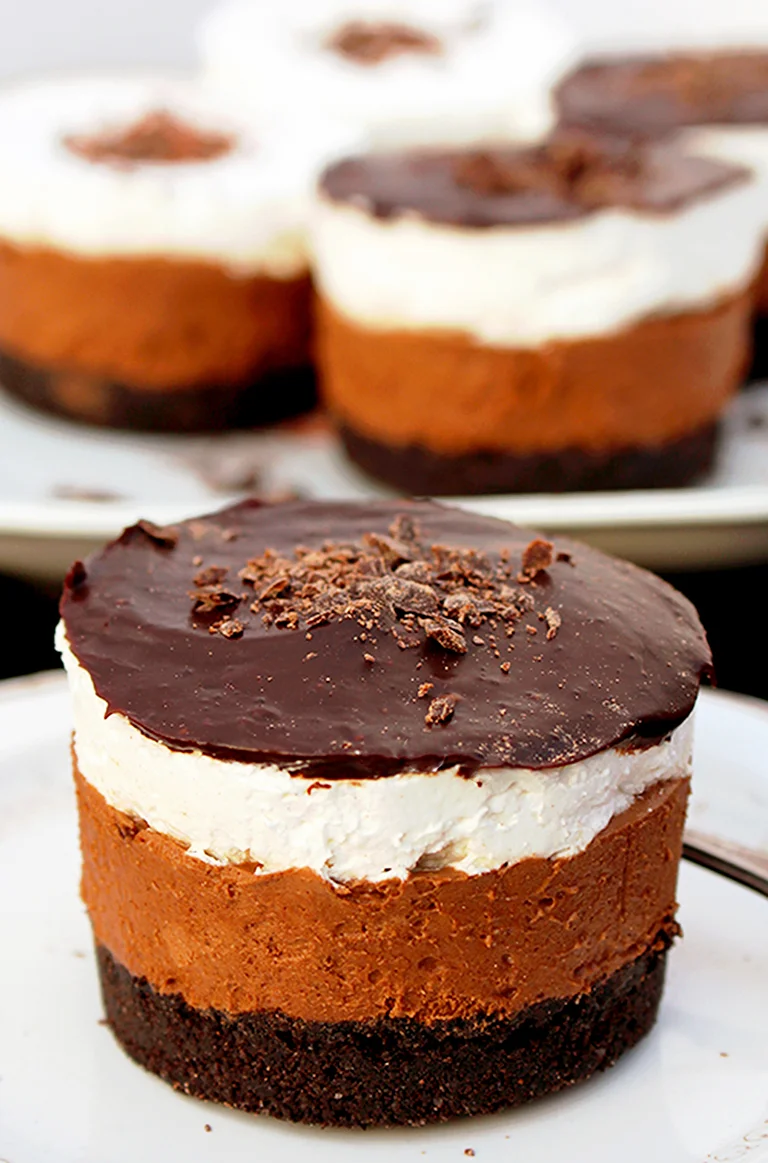 No Bake Layered Chocolate Mini Cheesecake