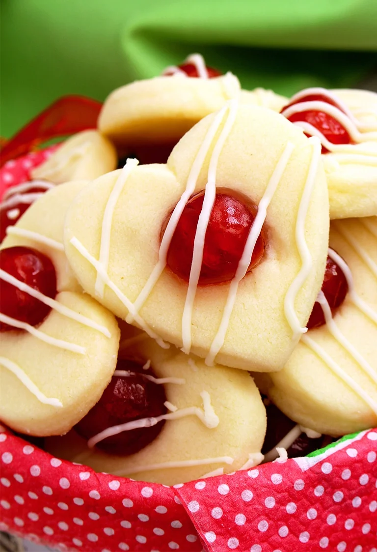 Valentine‘s Maraschino Cherry Shortbread Cookies