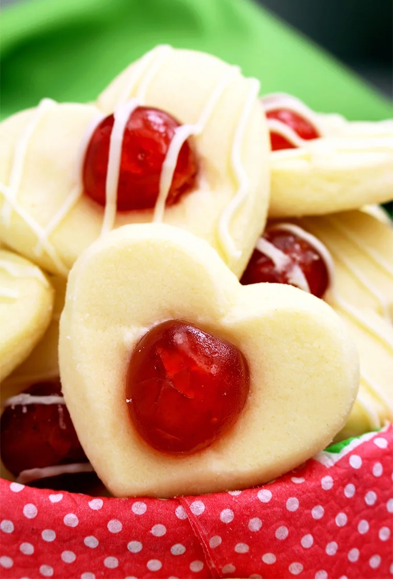 IMG_29100-11 Valentine‘s Maraschino Cherry Shortbread Cookies