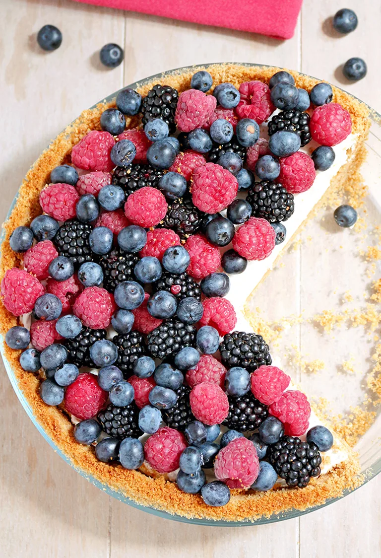 Summer Berry Cheesecake Pie