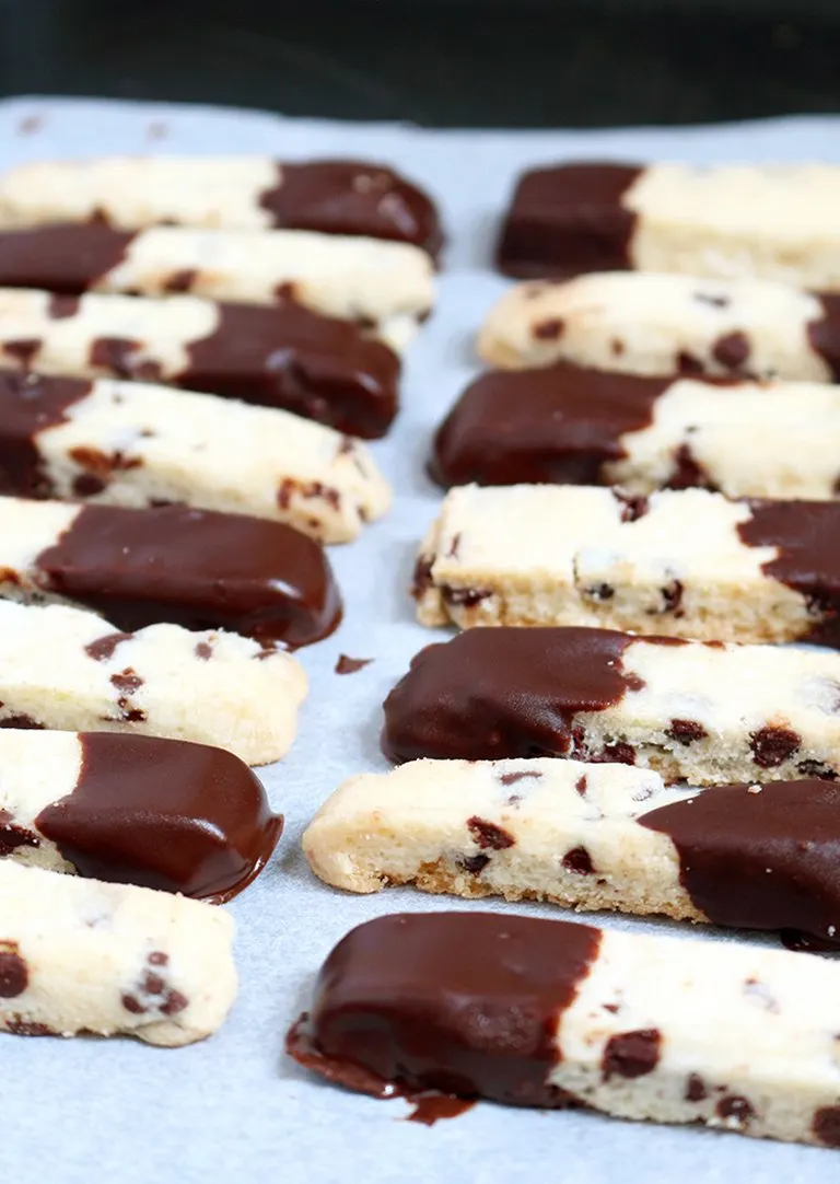 Chocolate Chip Shortbread Cookie Sticks