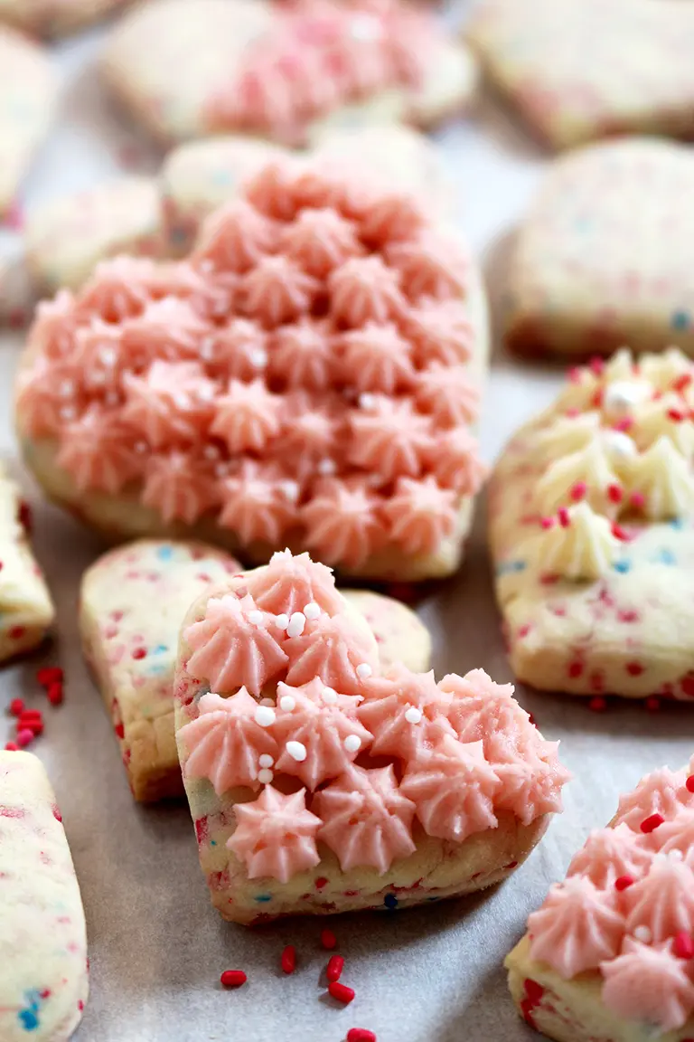 These crunchy funfetti sugar cookies with vanilla butter cream frosting are the right combination to make the best sugar cookies for this special day.