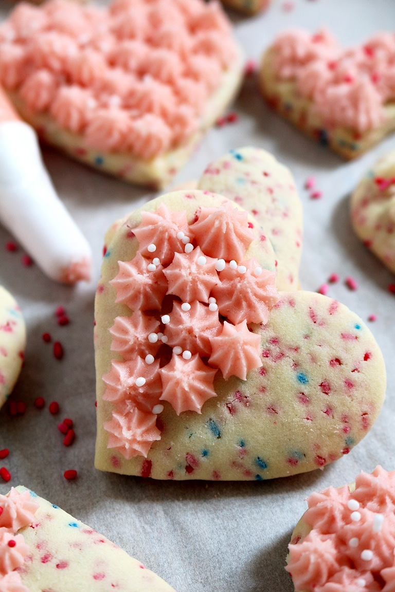 These crunchy funfetti sugar cookies with vanilla butter cream frosting are the right combination to make the best sugar cookies for this special day.