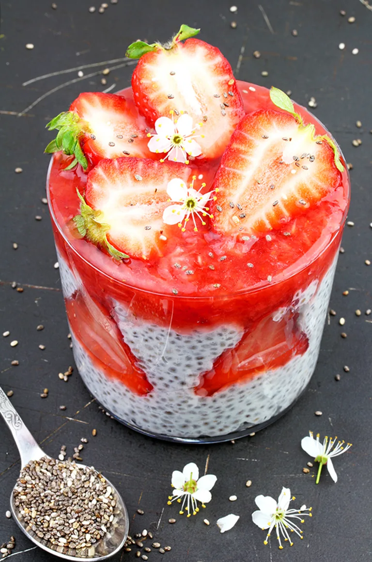 Strawberry Chia Seed Pudding is super quick and simple recipe for healthy and delicious meal. Chia pudding is a great choice for all those who try to have a healthy diet ♥