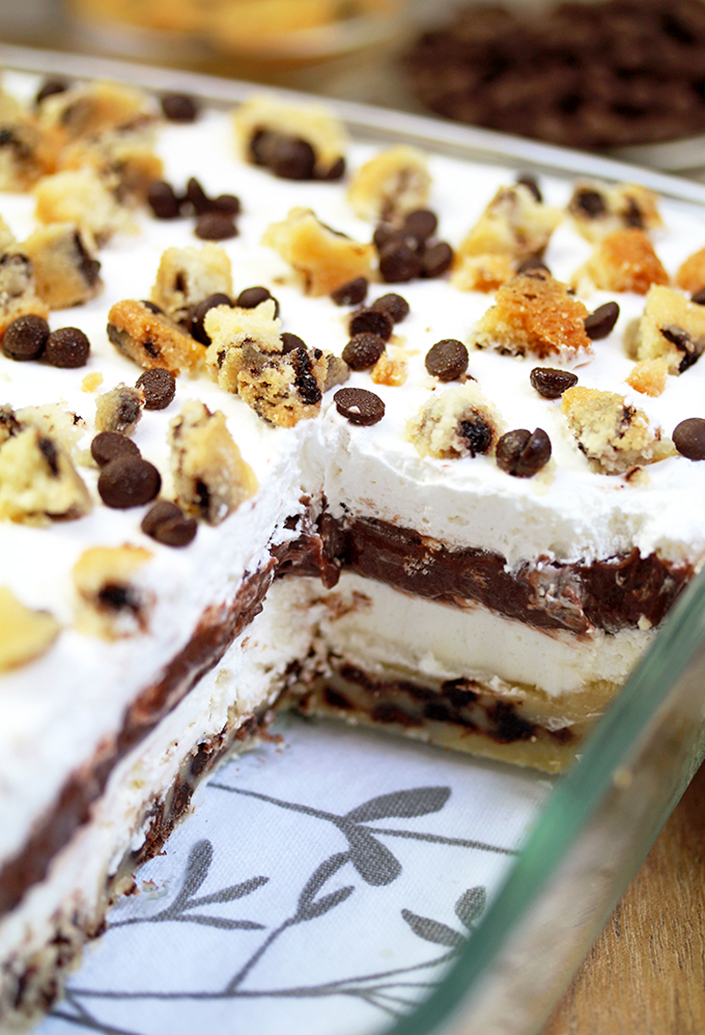 Chocolate Chip Cookie Lasagna is a light and creamy dessert with chocolate chip cookie crust.