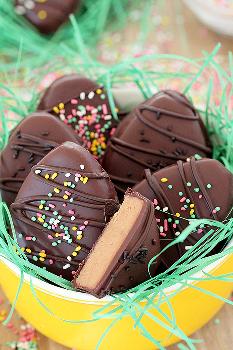 Chocolate Peanut Butter Eggs – easy homemade egg – shaped candies, made of peanut butter and covered with chocolate, just perfect for Easter.