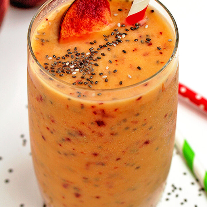 Start your day with Banana Peach Chia Seeds Smoothie.. can you imagine anything better? A great vitamin bomb for everyday challenges. Healthy fruit combo with a dash of orange juice and honey..