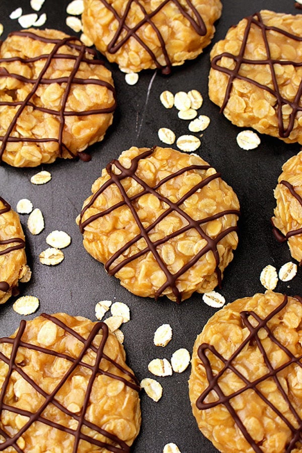 No Bake Vegan Peanut Butter Oatmeal Cookies - delicious healthy cookies made of gluten free oat and peanut butter, enriched with coconut oil and coconut milk.