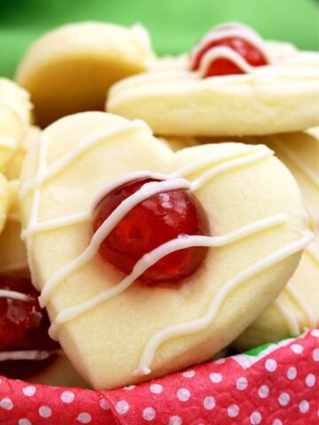 Valentine‘s Maraschino Cherry Shortbread Cookies