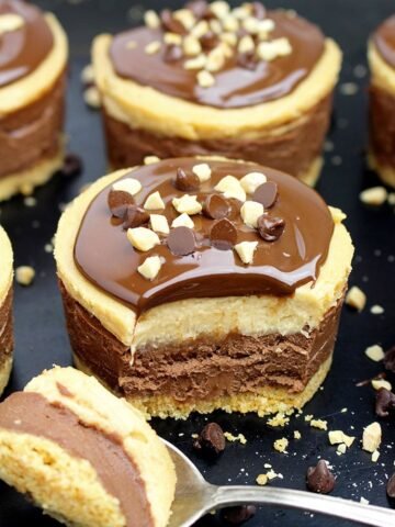 Chocolate and peanut butter, do you like this combination. If your answer is yes, we have an awesome dessert for you No Bake Chocolate Peanut Butter Mini Cheesecake.