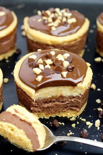 Chocolate and peanut butter, do you like this combination. If your answer is yes, we have an awesome dessert for you No Bake Chocolate Peanut Butter Mini Cheesecake.