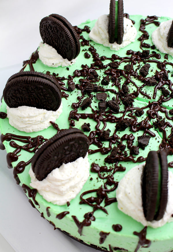 Easy No Bake Oreo Mint Cheesecake IMG_3024 Easy No Bake Oreo Mint Cheesecake