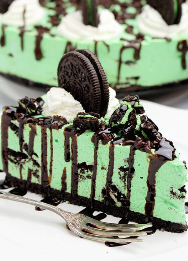 Easy No Bake Oreo Mint Cheesecake | Sweet Spicy Kitchen