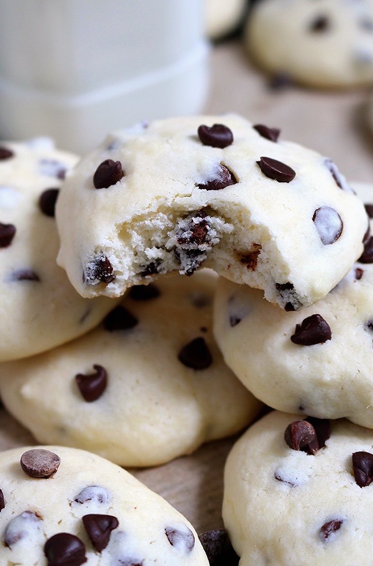 Chocolate Chip Cheesecake Cookies are simple, light and delicious, my favorite cookie recipe ā„