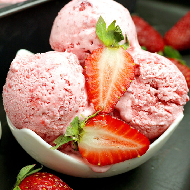 Easy Homemade Strawberry Ice Cream is a frozen treat that is quick and easy to make ♥