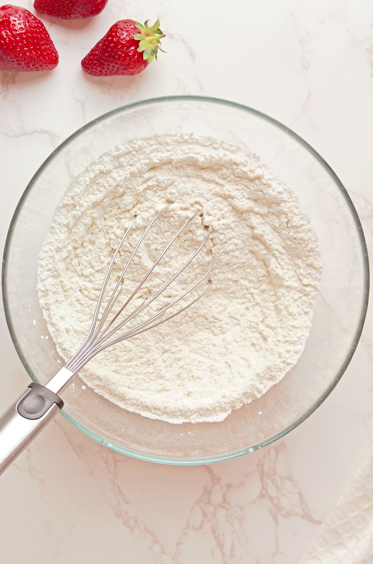 Step 1: Prepare the Dry Ingredients
Whisk together flour, cornstarch, baking powder, and salt. Set aside.