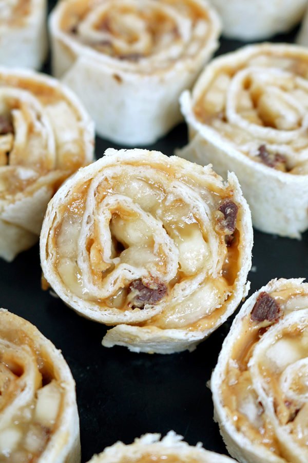 Chocolate Chip Peanut Butter Banana Roll Ups is a recipe for a perfectly tasty and healthy snack ♥