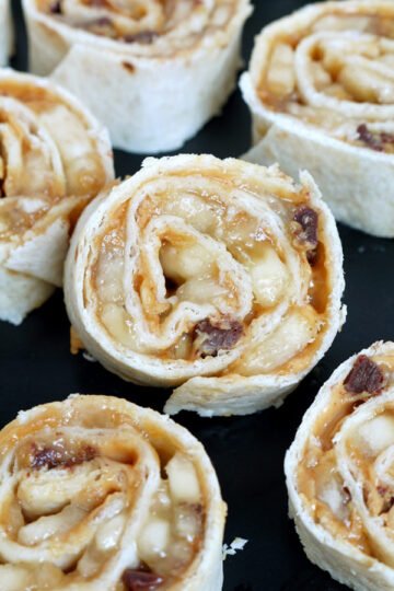 Chocolate Chip Peanut Butter Banana Roll Ups is a recipe for a perfectly tasty and healthy snack ♥