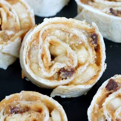Chocolate Chip Peanut Butter Banana Roll Ups is a recipe for a perfectly tasty and healthy snack ♥