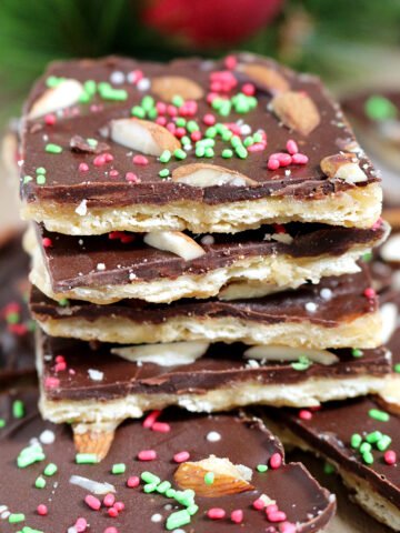 Easy Christmas Crack Saltine Toffee
