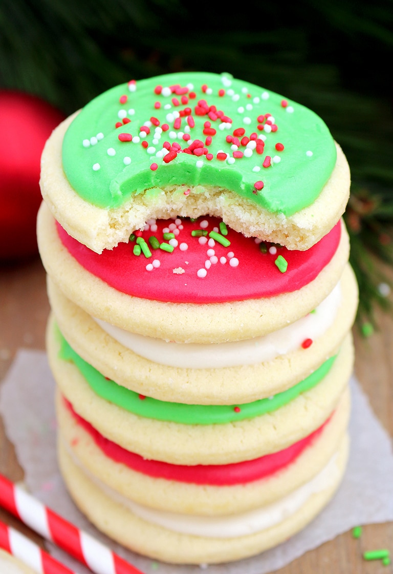 Christmas Sugar Cookies with Cream Cheese Frosting are perfect for the upcoming holiday – Christmas, especially for those who like sugar cookies on their Christmas plates.