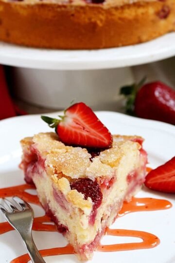 Fresh Strawberry Cream Cheese Cake is definitely one of my favorite cakes and it has a special place in my cookbook. There is a special place for a special cake ♥