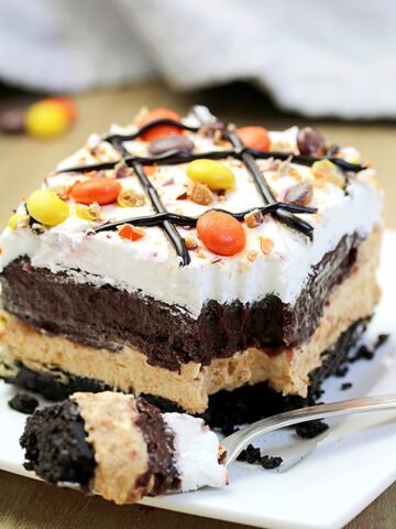 Reese‘s Pieces Peanut Butter Chocolate Lasagna
