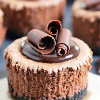 Chocolate Mini Cheesecake with Oreo Crust