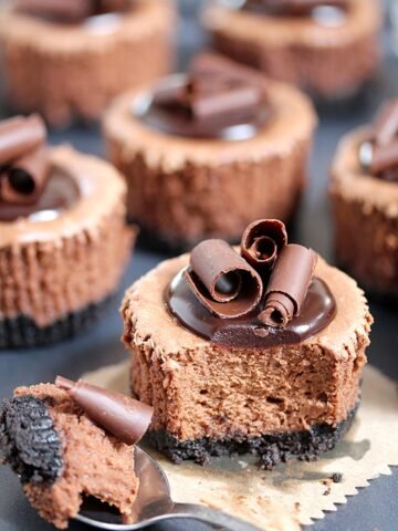 Chocolate Mini Cheesecake with Oreo Crust