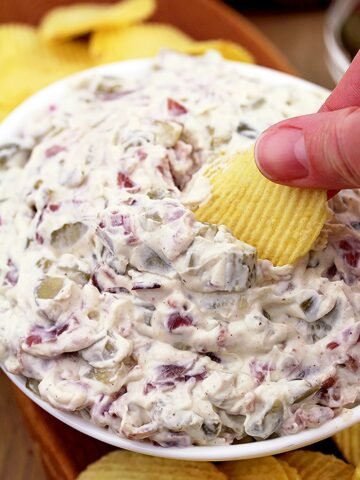 Easy Dill Pickle Dip