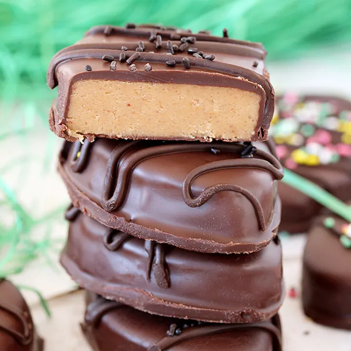 Chocolate Peanut Butter Eggs – easy homemade egg – shaped candies, made of peanut butter and covered with chocolate, just perfect for Easter.