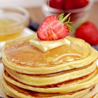 These Fluffy Cream Cheese Pancakes make a perfect choice for breakfast or weekend brunch. This is one of those recipes that you will save, for sure. A perfect breakfast for a perfect start of the day – sounds good… These pancakes with cream cheese are incredibly light, soft and fluffy.