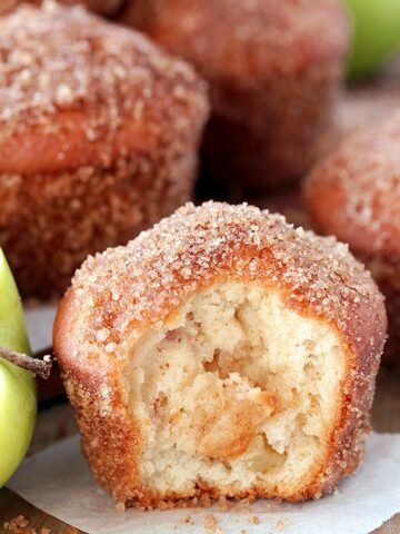 Cinnamon Sugar Apple Muffins – soft muffins full of juicy apples, coated in brown sugar and cinnamon, make a perfect breakfast. It´s a right recipe at a right time – ideal for apple season.
