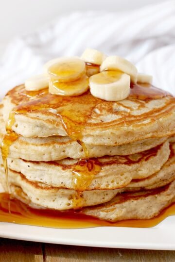 What do you need to prepare banana pancakes? Mashed bananas, eggs, unsalted butter, buttermilk, vanilla extract, all purpose flour, light brown sugar, baking powder, baking soda, salt, ground cinnamon, ground nutmeg. If you don´t have buttermilk, you can easily make it yourself: pour 2 tablespoons of lemon or white vinegar into 2 cups of milk. Stir gently and leave at a room temperature for 5-10 min. When it´s ready to be used, the milk will have small condensed pieces.