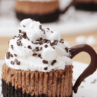 Hot Chocolate Mini Cheesecake – you will love these delicious, fancy mini cheesecakes when you see them and especially when you taste them. Oreo crust, creamy hot chocolate cheesecake filling topped with whipped cream, chocolate flakes and mini marshmallows – it’s a perfect recipe for special occasions like Christmas and New Year´s Eve