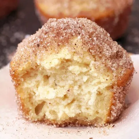 French Breakfast Puffs – these soft vanilla muffins, dipped into butter and coated with sugar and cinnamon are quick and delicious – in a word perfect breakfast. They’re great choice for Christmas breakfast or brunch , too.