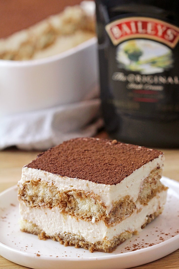 Irish Cream Tiramisu – Ladyfingers dipped in coffee and Baileys, filled with cream made of mascarpone cheese, heavy whipping cream and Baileys and topped with cocoa powder is a true delight. If you like Tiramisu, make sure to try this recipe. It is a slightly different version of classical Tiramisu and it’s perfect for St Patrick’s Day. This creamy dessert with coffee and Irish cream simply melts in your mouth.