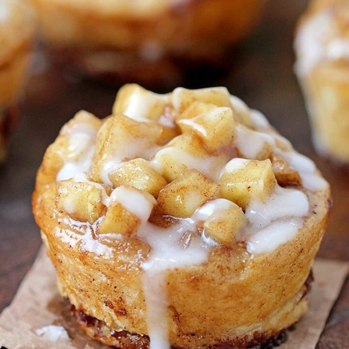 Apple Pie Cinnamon Roll Cups – made with Pillsbury refrigerated cinnamon rolls, filled with homemade apple pie filling, baked in a muffin tin are very delicious and quick and easy to prepare. They can be perfect for breakfast, brunch or as a dessert.