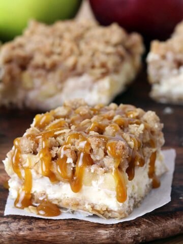 Caramel Apple Crisp Cheesecake Bars