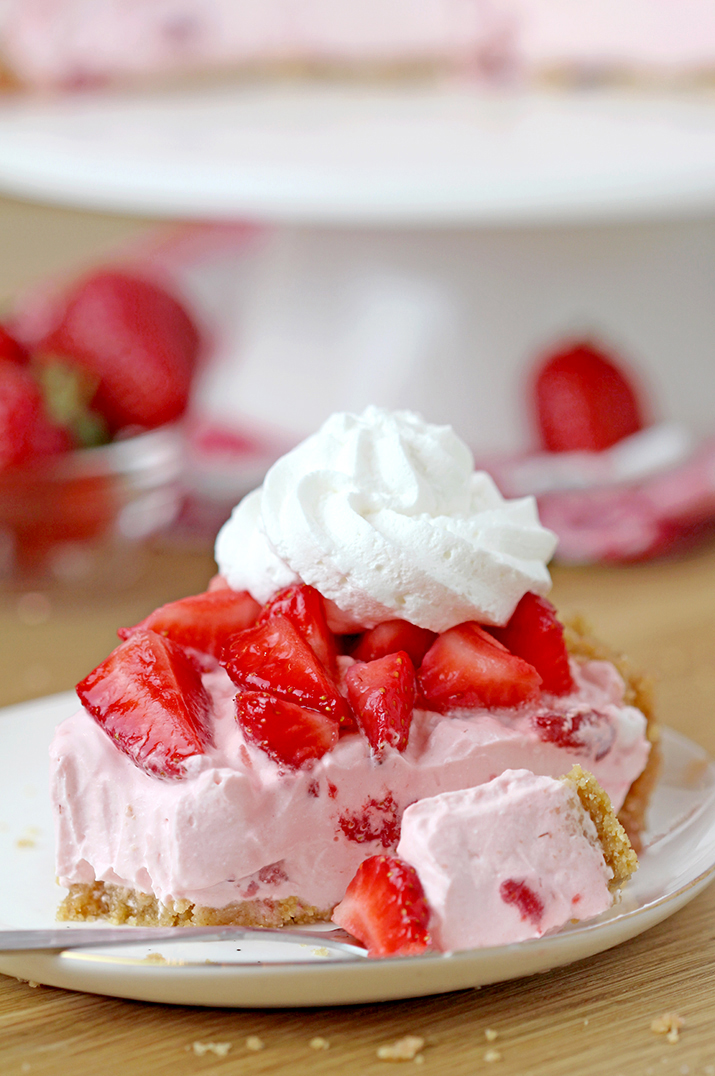 This Strawberry Cheesecake is an easy cake with cream cheese and whipped cream, filled with strawberry sauce on graham cracker crust, topped with fresh, juicy strawberries and whipped topping. I love preparing no bake dessert recipes, it takes less time to make them and I don’t have to turn the oven on - perfect for warm days. 