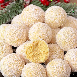 asy Christmas Pineapple Balls – Only 5 ingredients and 15 minutes are all you need to make these refreshing holiday treats. What a delight— you’ll enjoy every bite! A tropical taste on your plate, ready in no time.