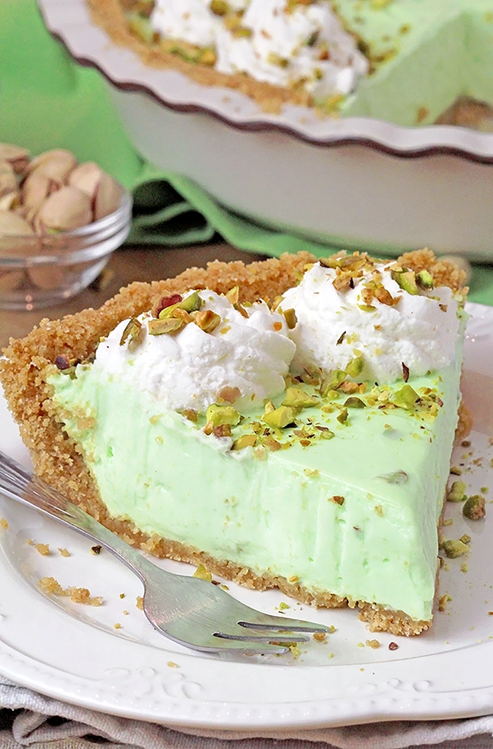 Pistachio Cream Pie is an easy, quick, no – bake dessert with a crunchy graham cracker crust, a creamy filling made with pistachio pudding, cream cheese, and heavy whipping cream, topped with whipped topping and chopped pistachios.