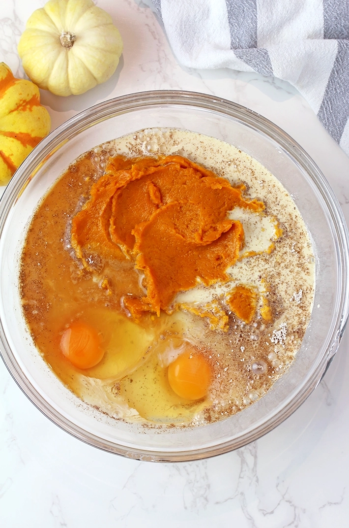 This Easy Crustless Pumpkin Pie is a perfect Thanksgiving recipe that can be prepared in just a few minutes! No crust, fewer calories, and a total time-saver! Quick and simple, rich in flavor, creamy, and silky-smooth - this pie is the perfect choice for a fall dessert.