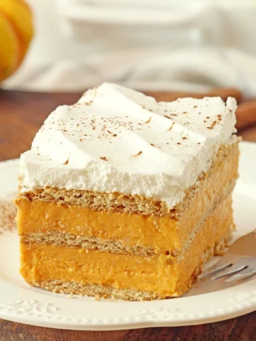 Pumpkin Eclair Cake