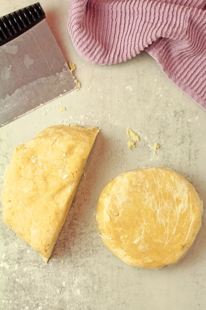 Homemade Pie Crust is an easy recipe for a flaky, buttery crust that’s perfect for any pie – sweet or savory! With Thanksgiving coming up, now is the perfect time to try the best homemade pie crust recipes and make sure your pie turns out irresistibly delicious.