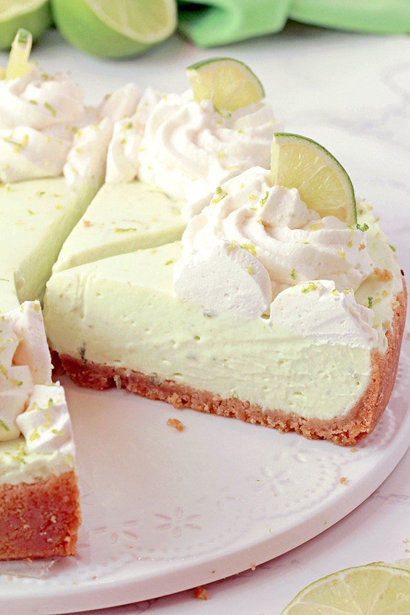Refreshing, creamy, and simple, this Easy Key Lime Cheesecake is a tropical version of a classic dessert that anyone can make at home. It's perfect for parties, family gatherings, or anytime you're craving a sweet-and-sour treat. Make it for St. Patrick's Day or Easter and enjoy its incredible flavor.