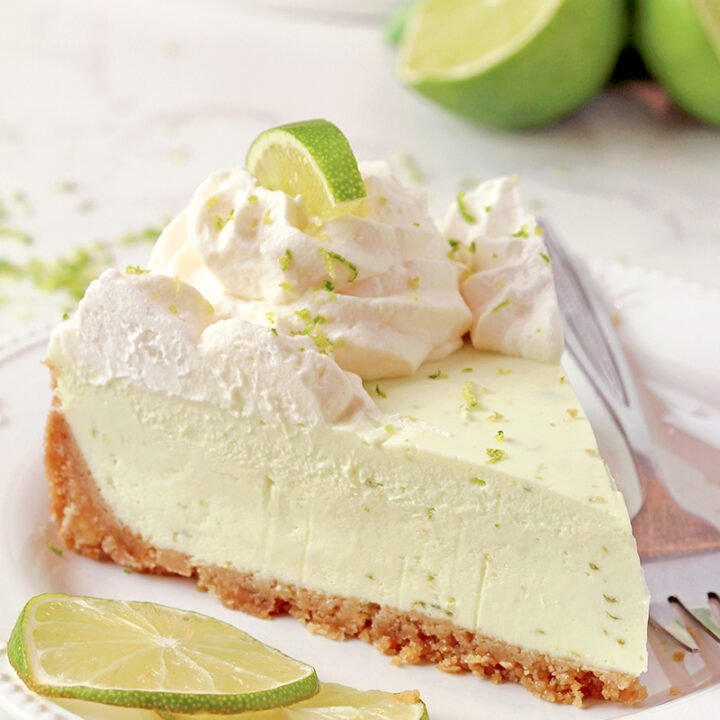 Refreshing, creamy, and simple, this Easy Key Lime Cheesecake is a tropical version of a classic dessert that anyone can make at home. It's perfect for parties, family gatherings, or anytime you're craving a sweet-and-sour treat. Make it for St. Patrick's Day or Easter and enjoy its incredible flavor.